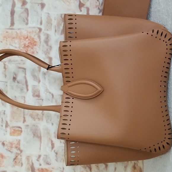 New ALAIA Angele 25 Leather Top Handle Bag - Picture 3 of 13